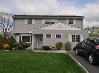 26 Albert Dr, Old Bridge, NJ 08857