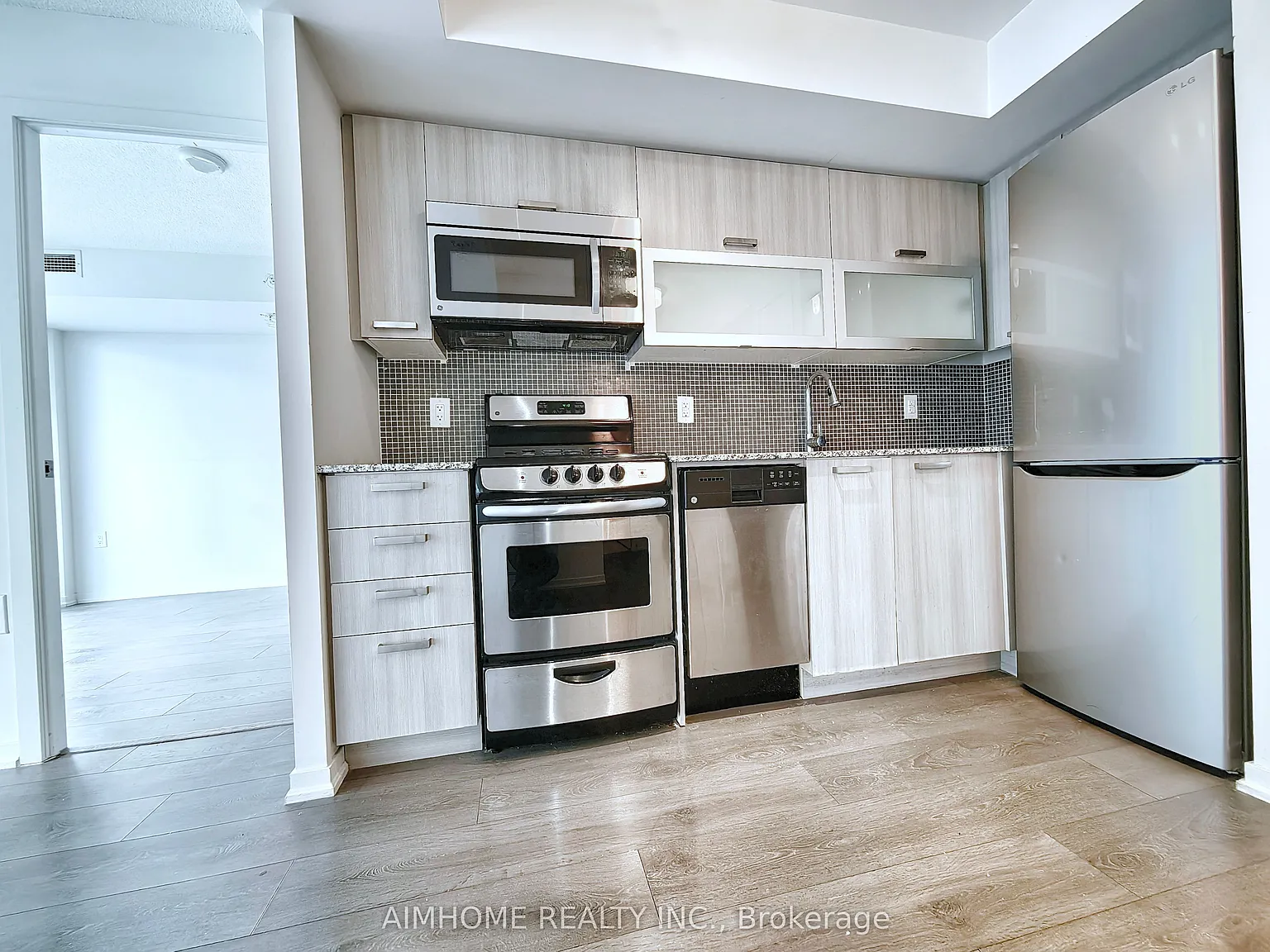2 bed, $2,600 — Photo 4