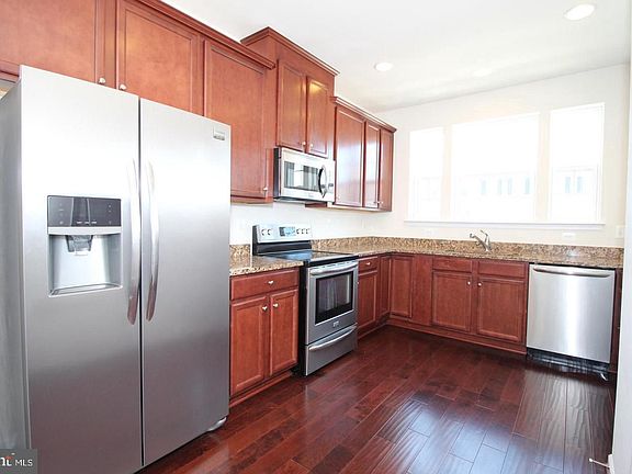 3rd image of 8278 Heritage Crossing Ct