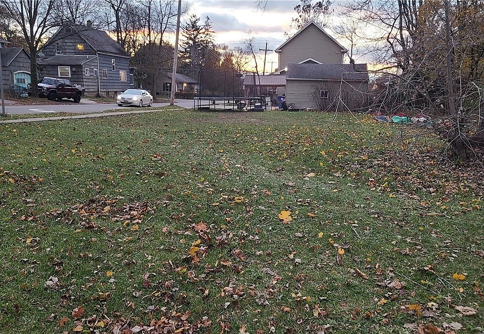 1st image of 3922 Bailey Ave #11