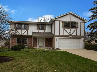 154 Cherry St, Roselle, IL 60172