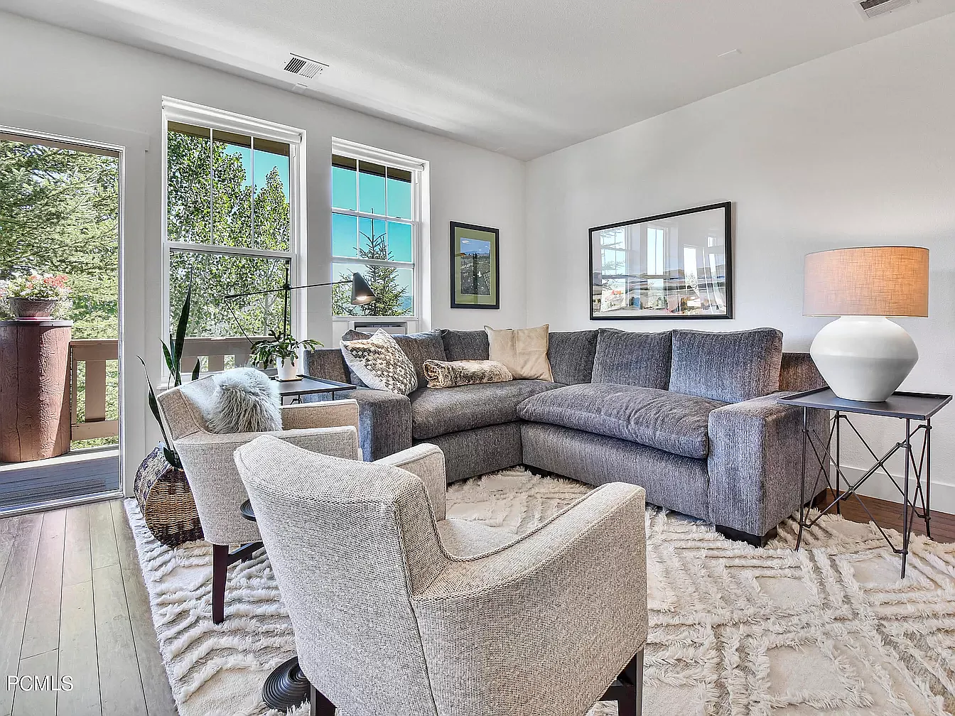 2 bed, 1232 sqft, $2,800 — Photo 1