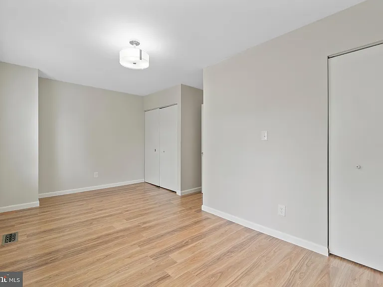 1004 Dartmouth Glen Way — Photo 20
