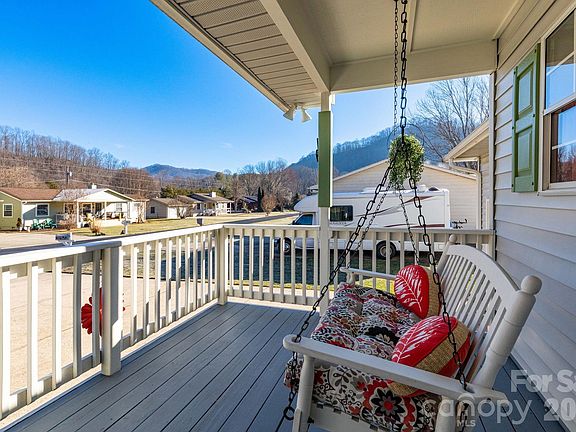 4th image of 79 Sunflower Ln