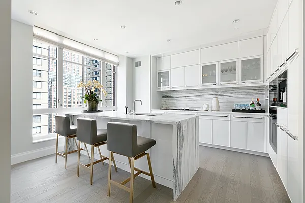 Sold by Extell Marketing Group | media 16