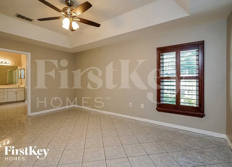 2258 Jessica Ln — Photo 7