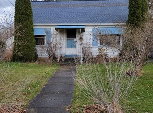 218 Fieldwood Dr, Rochester, NY 14609