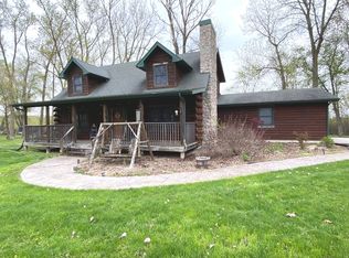 1218 N Erickson Dr, Kankakee, IL 60901