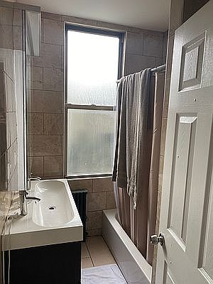 4th image of 65 Diamond St #6