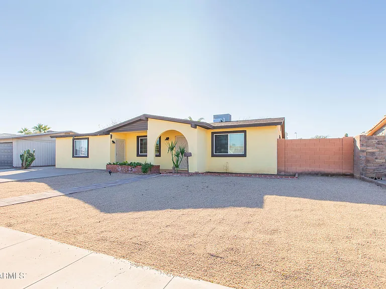 1813 E Ellis Dr — Photo 6