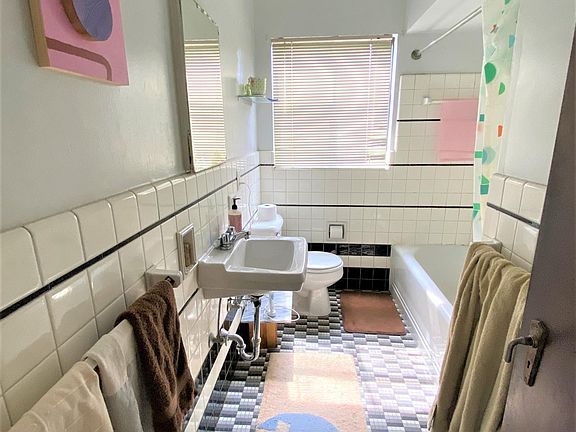 5th image of 1614 Ferndale Pl APT 2