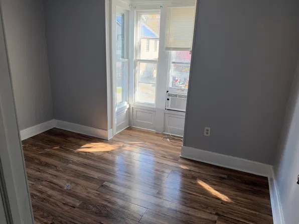 641 6th Ave APT 2, Troy, NY 12182