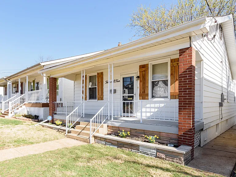 1304 Dammert Ave — Photo 3