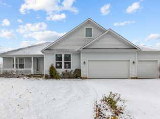 104 Jack Dylan Dr, Hampshire, IL 60140