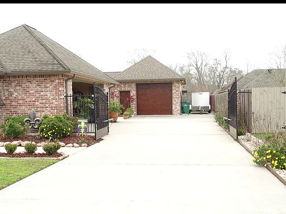 3rd image of 132 Normandie Dr