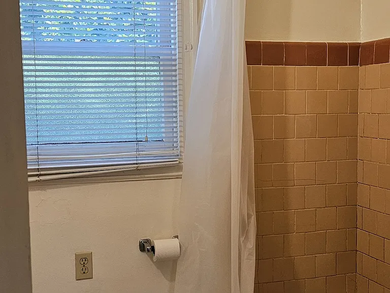803 Smalley Ave #6 — Photo 9