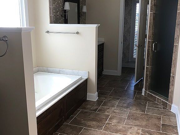2nd image of 3842 Carisbrooke Dr
