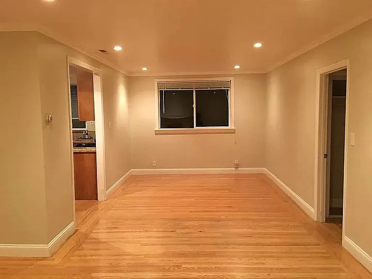 Hickory Ln — Photo 1