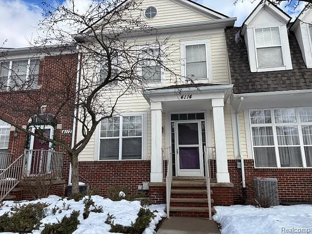 4114 Paradise Trl photo 1