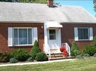 3968 W 224th St, Fairview Park, OH 44126