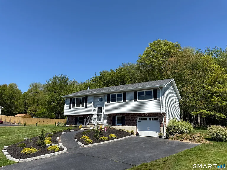 29 Deer Ridge Rd — Photo 1