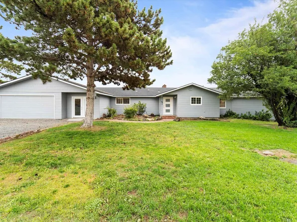 2691 Konnowac Pass Rd, Wapato, WA 98951