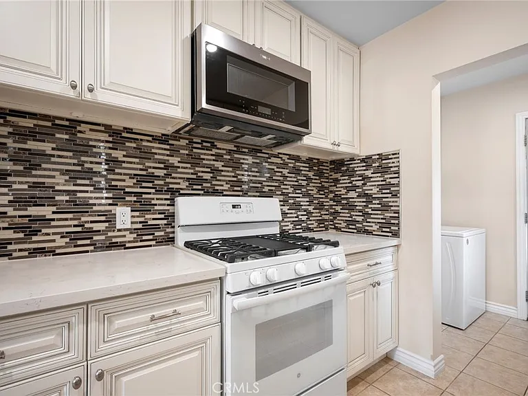 528 Ivy St — Photo 12