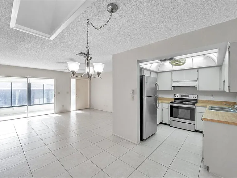 2291 Shelly Dr #D — Photo 12