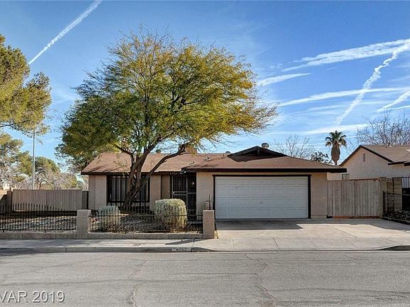 2nd image of 4702 Lake Pl