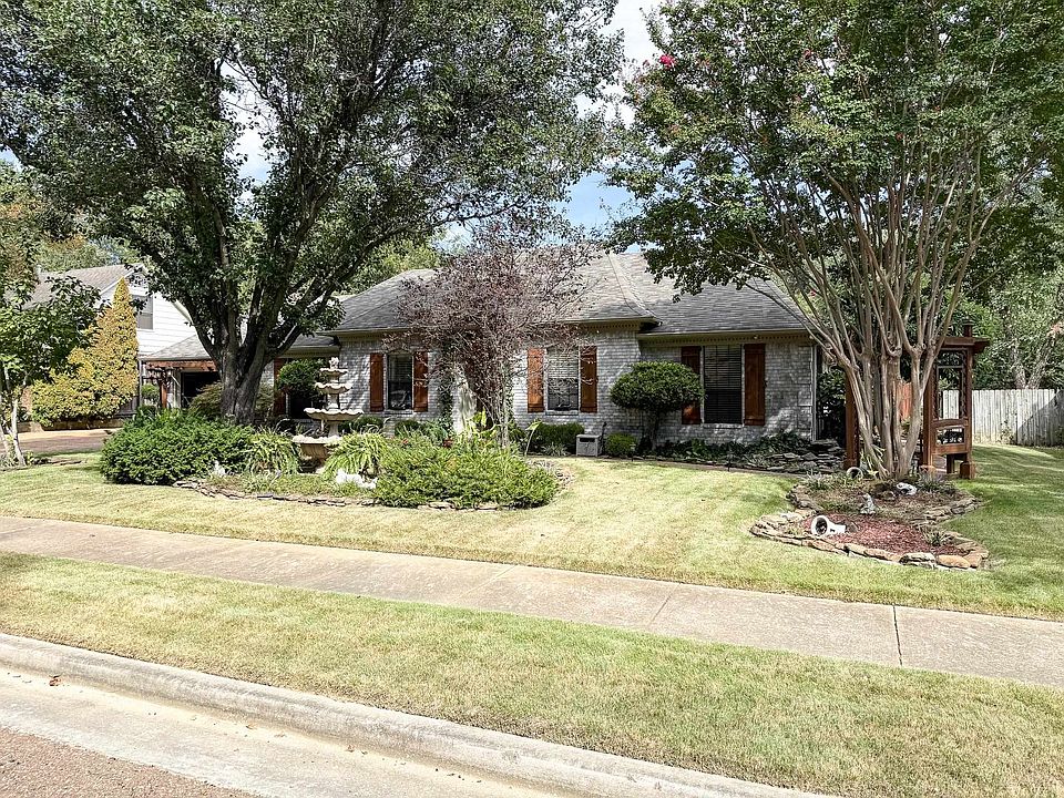 1st image of 3038 Yates St