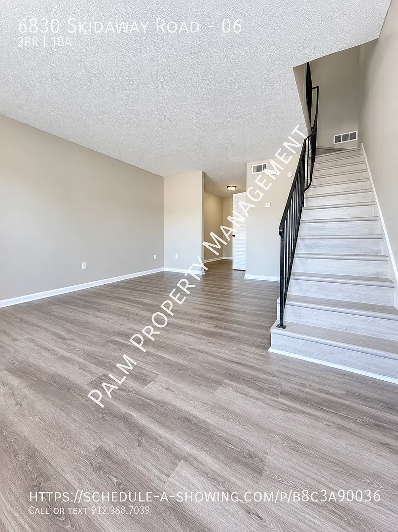 2 Bedroom, 1 Bathroom Apartment Townhome in Midtown area! W/D Hookups! — Photo 3
