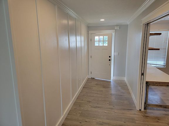 2nd image of 806 Willow Creek Way