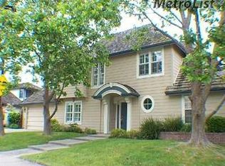 946 Lake Front Dr, Sacramento, CA