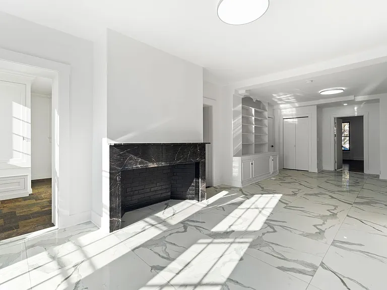 54 Trumbull St — Photo 8