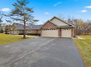 53 Darlington Dr, Hawthorn Woods, IL 60047