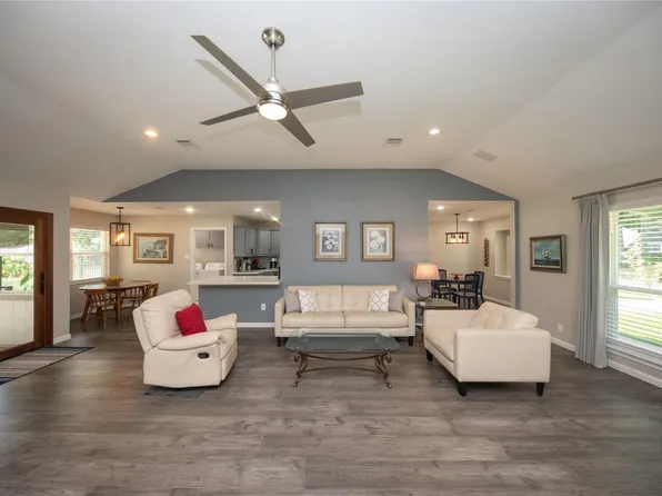 926 Chantilly Ln, Houston, TX 77018