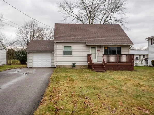 653 Cohassett Dr, Hermitage, PA 16148