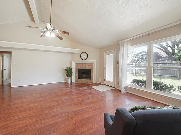 3rd image of 4023 Lotus Dr