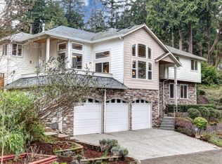 20920 Hillcrest Pl, Edmonds, WA 98026