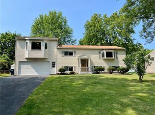 191 Wildflower Dr, Rochester, NY 14623