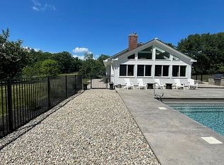 372 Mansfield Rd, North Haven, CT 06473