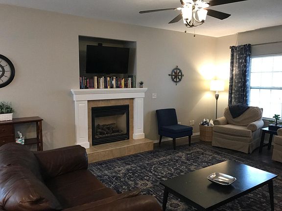 Living room with gas fireplace
