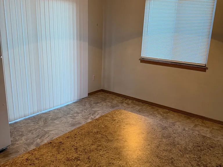 2418 W Monument St #18 — Photo 3