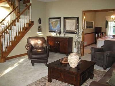 2nd image of 8807 Chateau Dr NW