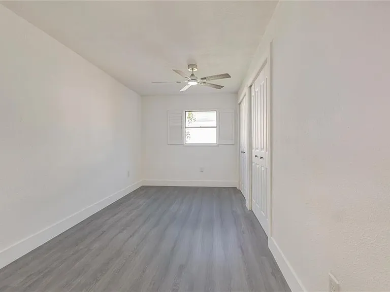 2261 S Flagler Ave — Photo 42