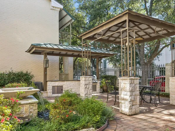 2700 Revere St APT 142, Houston, TX 77098