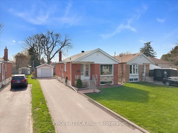 32 Frey Cres, Toronto, ON M1R 2C6