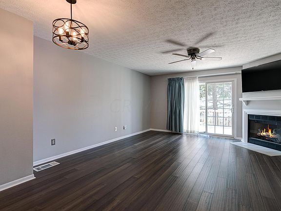 5th image of 219 Macandrews Way