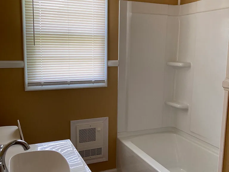 702 Burke St — Photo 3