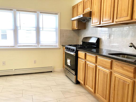 4th image of 57 Bay 26th St #1